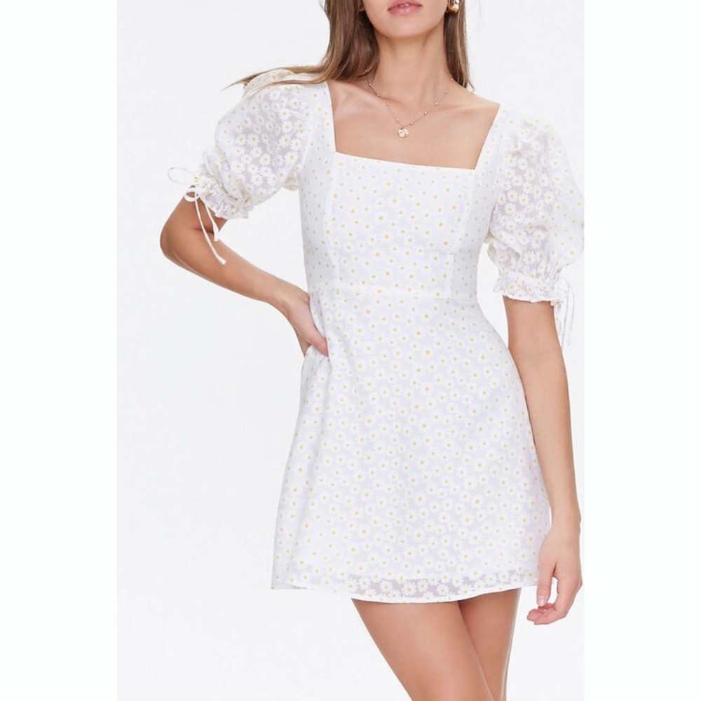 🌼FOREVER 21 PUFF SLEEVE DAISY PRINT DRESS